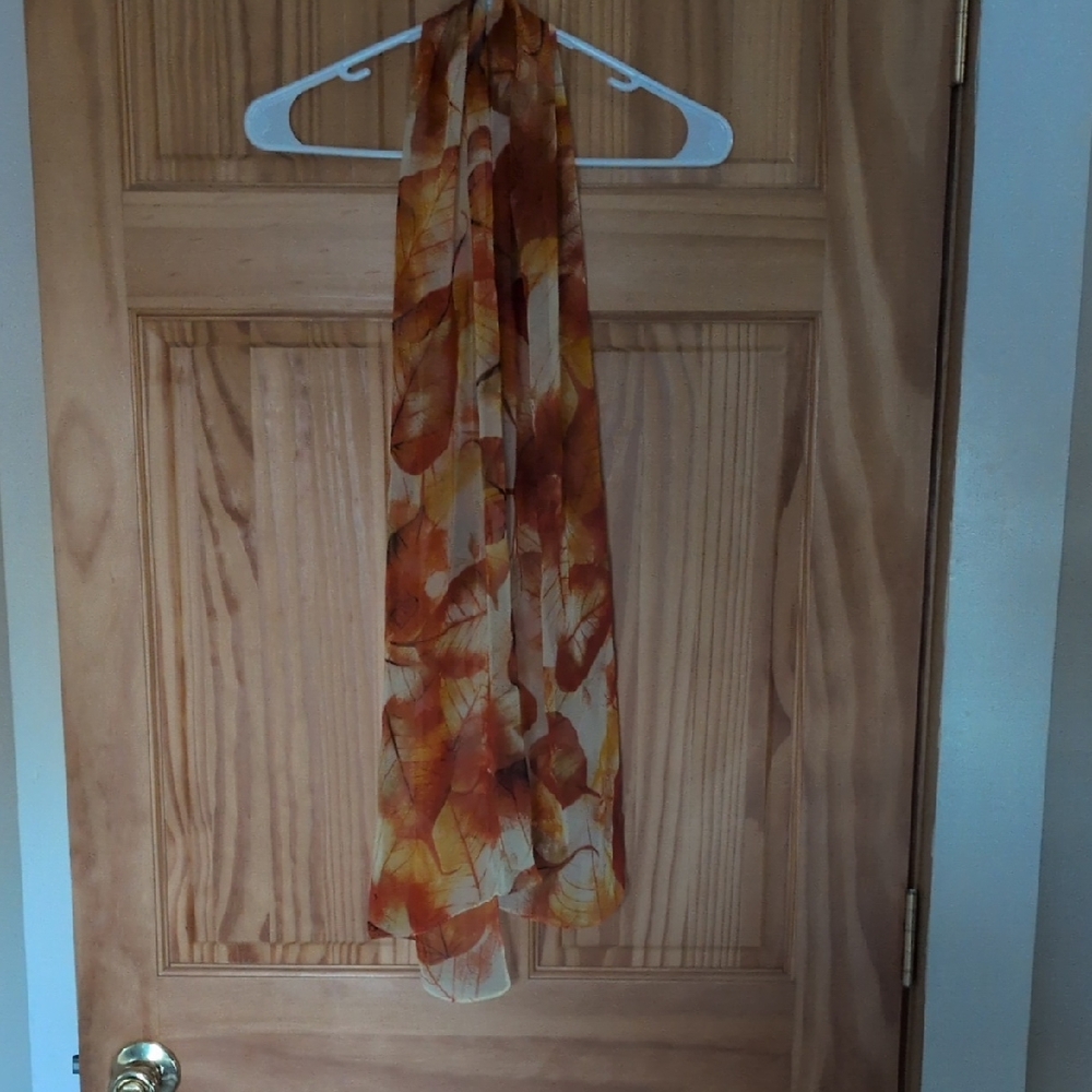 Elegant Autumn Leaf Scarf
